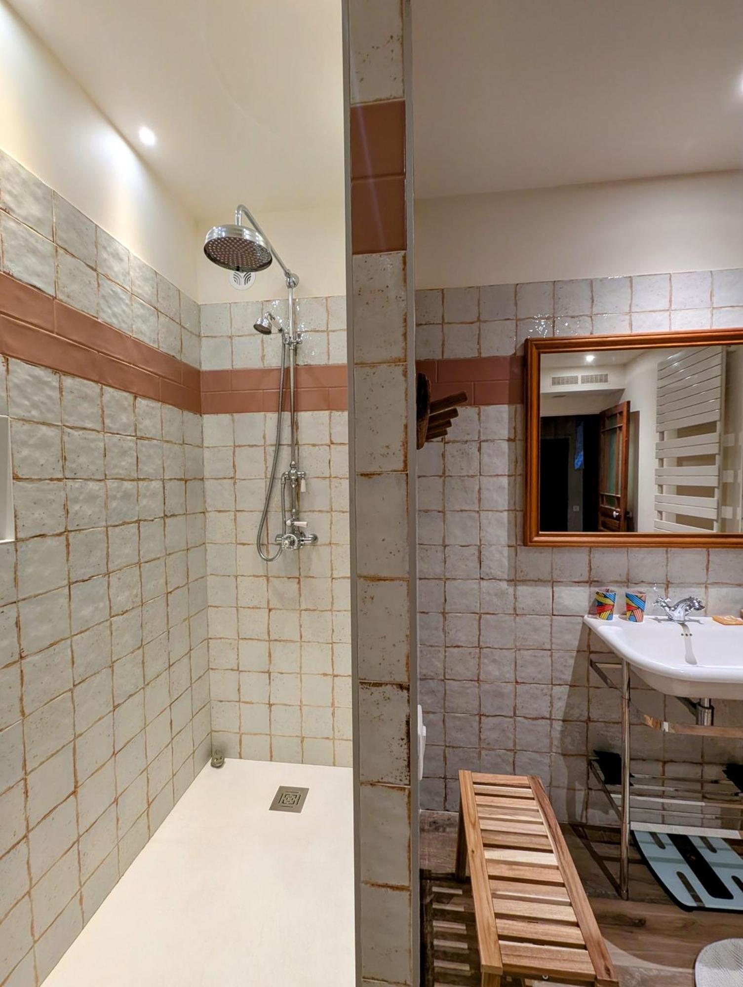 Clem - Appartement Dans Le Coeur D'Arles Exteriér fotografie